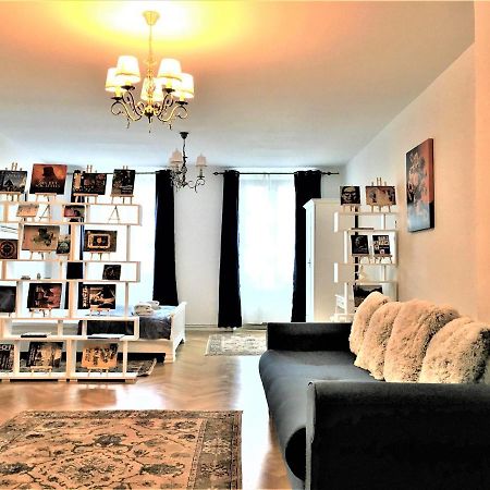 White Wolf Apartment Braşov Extérieur photo