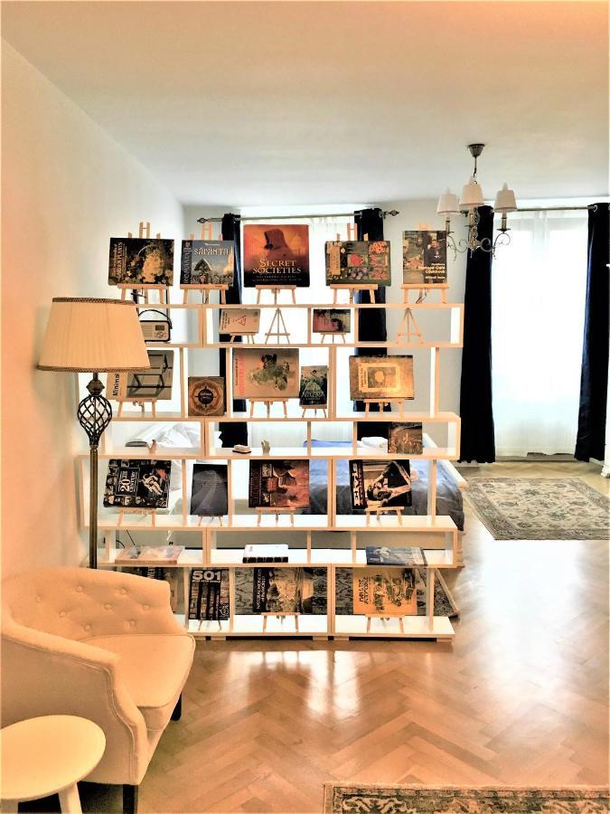 White Wolf Apartment Braşov Extérieur photo